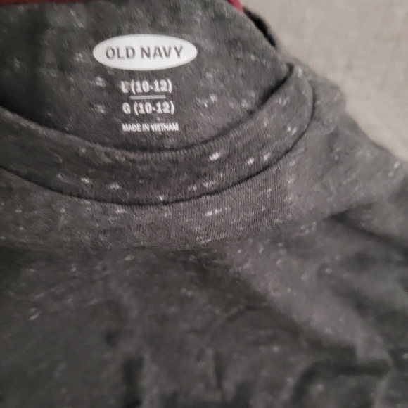 2 long sleeve shirts - Picture 4 of 4